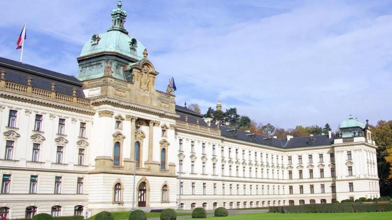 Idnes: со здания правительства Чехии убрали флаг Украины