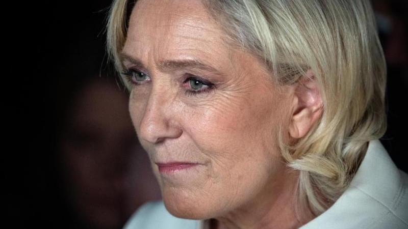 BFMTV: Ле Пен сможет участвовать в выборах президента Франции в 2027 году