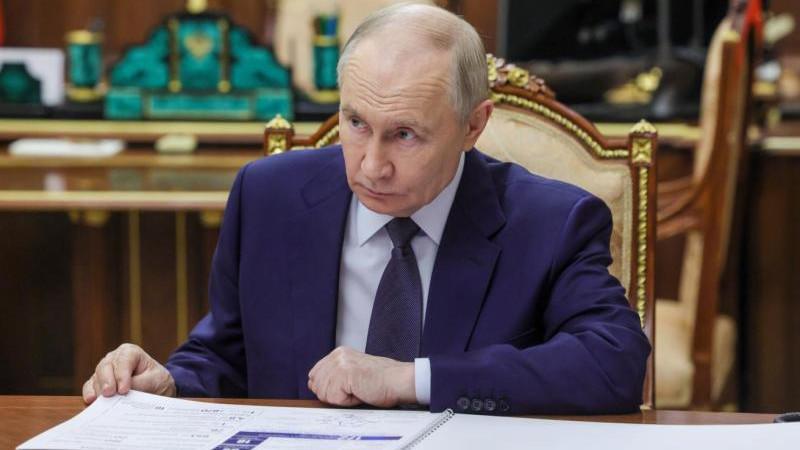 Путин: объем несырьевого экспорта в 2025 году увеличился на 9%