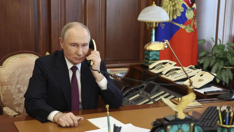 Президенты РФ и ОАЭ провели телефонный разговор