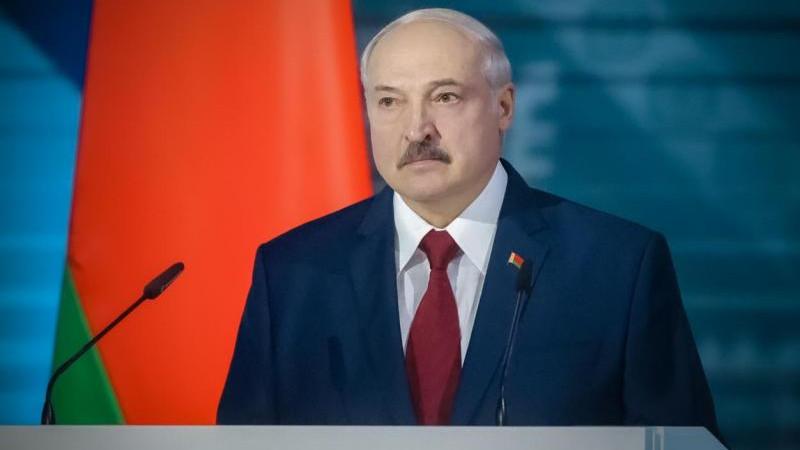 Лукашенко заявил о необходимости повысить уровень жизни в деревнях