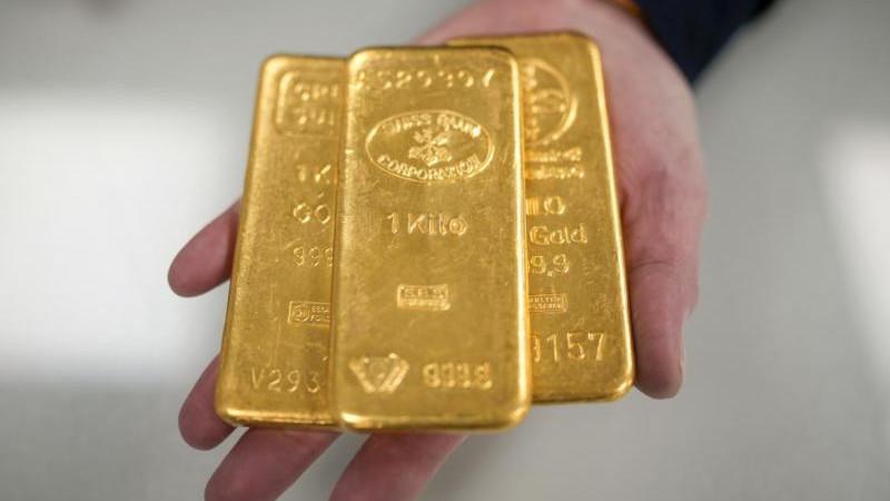 Стоимость золота  впервые с 17 июня поднялась выше $4 400