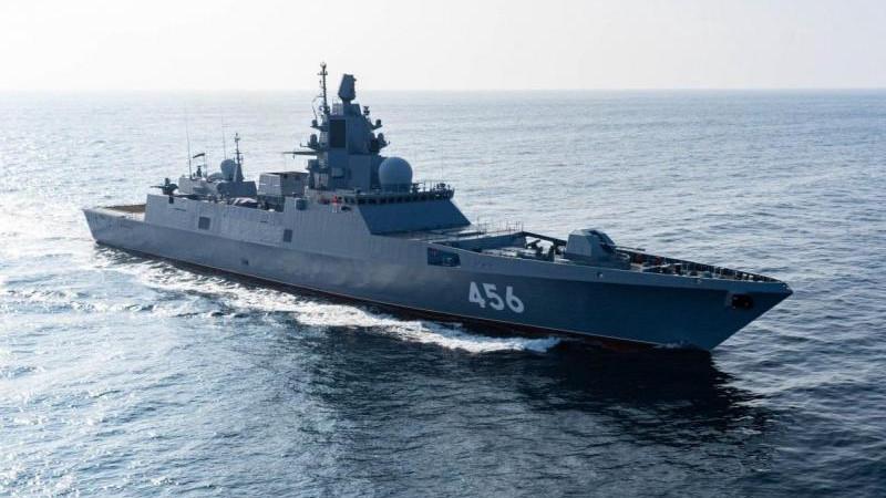Фрегат Северного флота выполнил стрельбу \