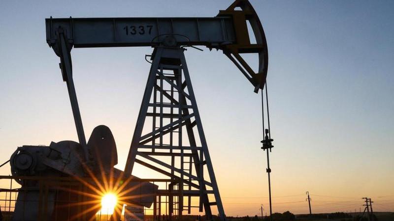 Стоимость нефти Brent впервые с 24 июля поднялась выше $98
