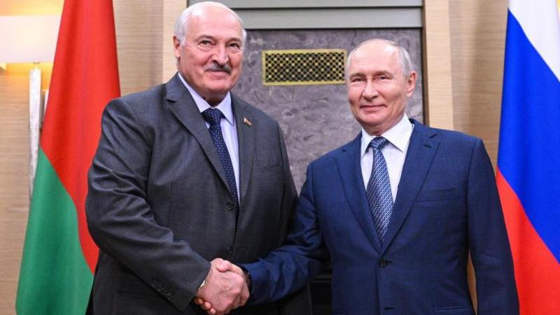 Президенты России и Белоруссии провели телефонный разговор