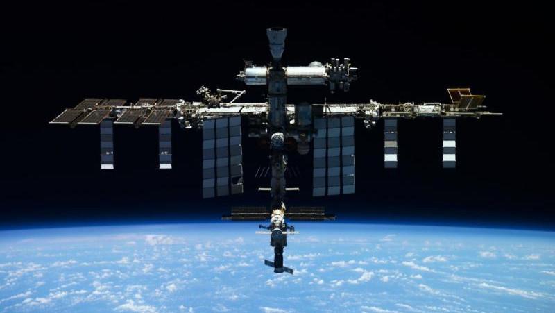 Crew Dragon с российским космонавтом успешно отстыковался от МКС