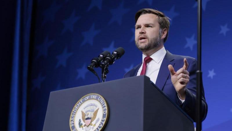 Вэнс заявил, что Дания не справилась с защитой Гренландии