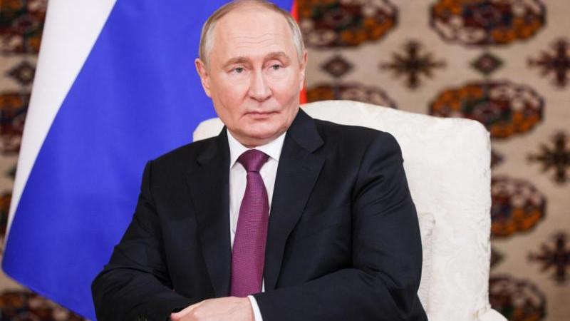 Президент России прилетел в Туркмению
