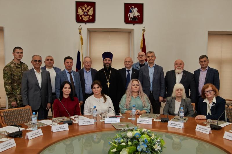 Круглый стол "Наследники российской воинской Славы – Герои СВО"