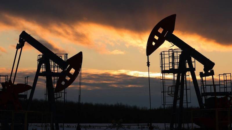 Стоимость нефти Brent впервые с 8 декабря поднималась выше $63