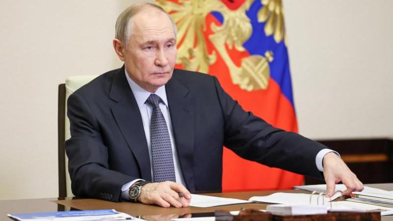 Президент поручил доработать механизм возмещения ущерба от мошенников