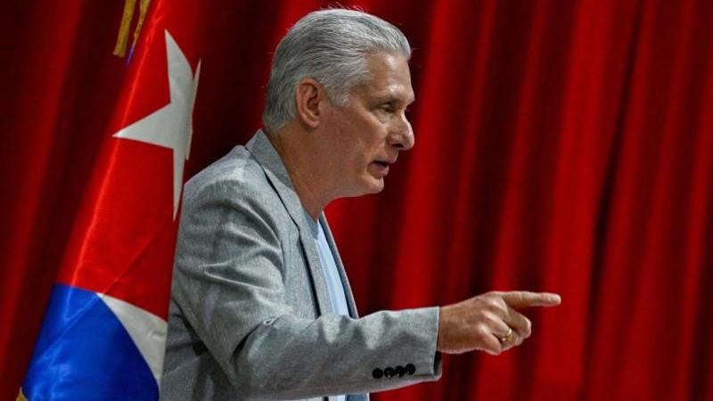 Президент Кубы уверен, что республика не станет колонией никакой империи