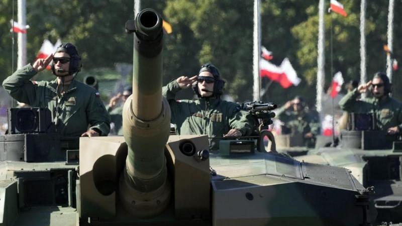 США предоставили Польше $4 млрд военных кредитов