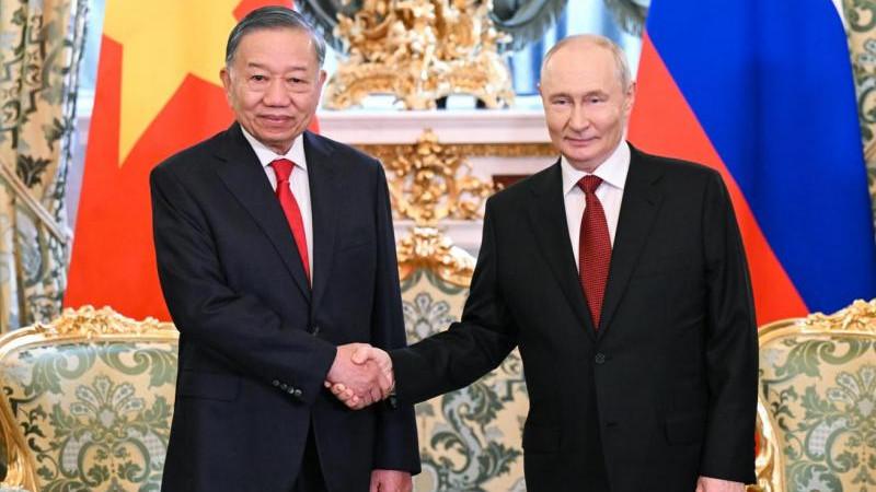 То Лам: Вьетнам не меняет отношения к России под внешним давлением