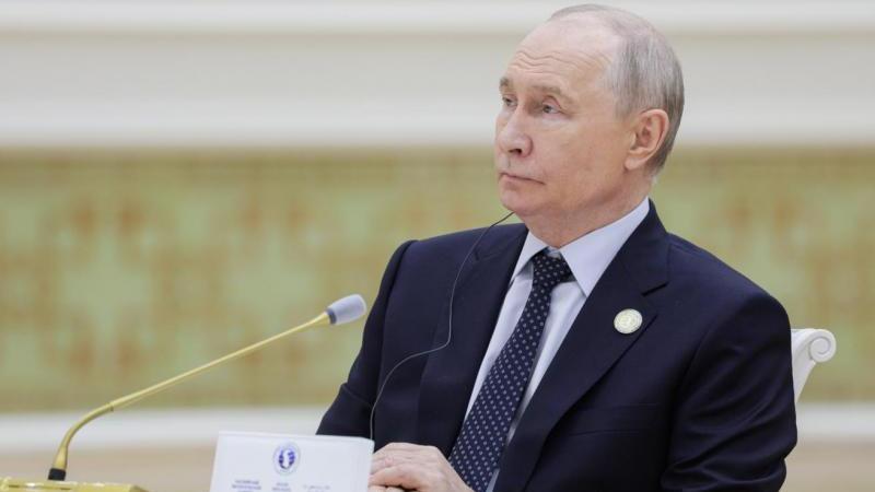 Путин призвал отказаться от торговых барьеров в СНГ