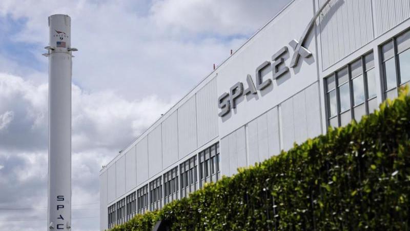 SpaceX намерена стать крупным мобильным оператором в США