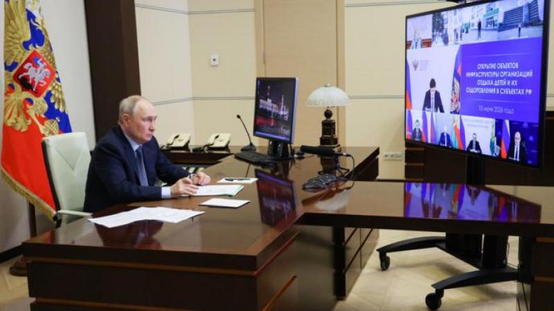 Путин отметил, что в России строго выполняются соцобязательства