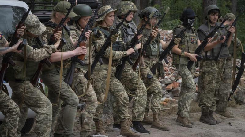 СВР: Европа требует от Украины начала женской мобилизации