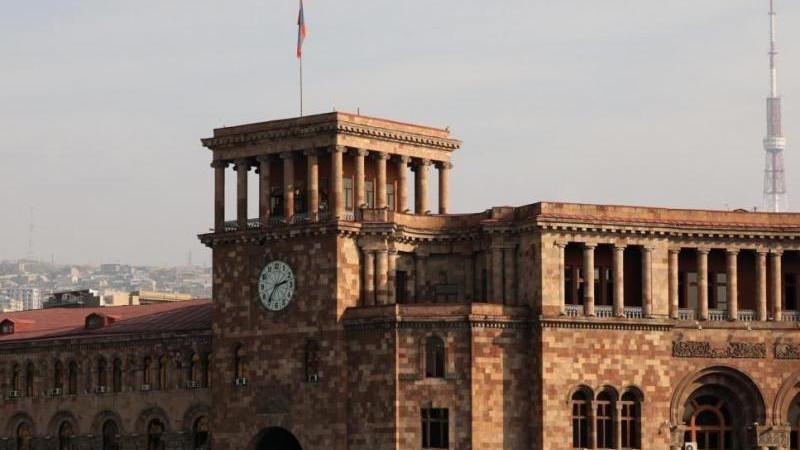 В Армении приняли проект закона, лишающий церковь права собственности на землю