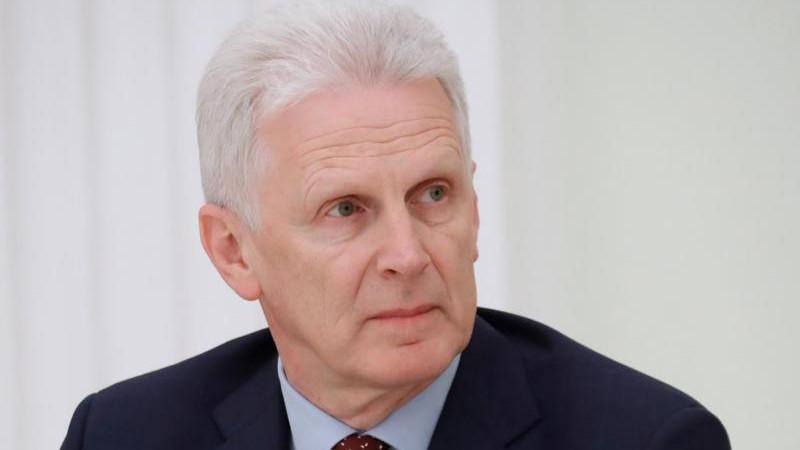 Фурсенко заявил о необходимости усложнить задачи ЕГЭ