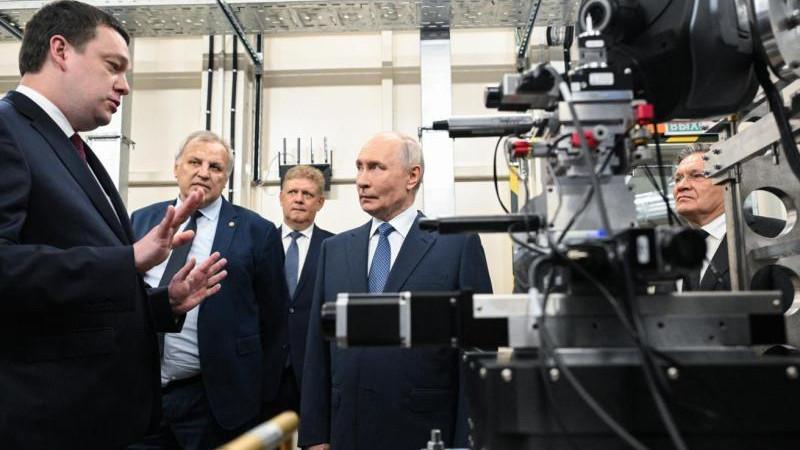 Президент оценил российское оборудование для СКИФ