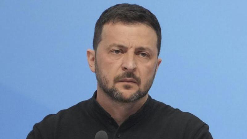 Зеленский внес в Раду законопроекты о продлении военного положения и мобилизации