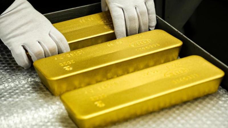 Цена фьючерса на золото впервые с 5 июня превышала $4 500