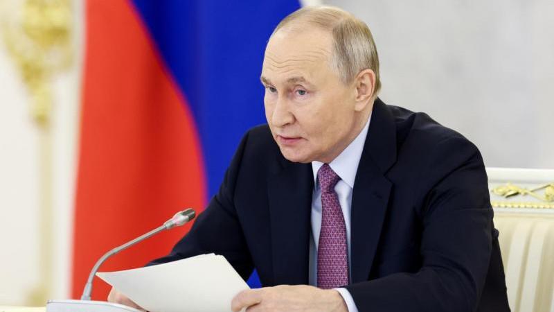 Путин: бизнес в России должен чувствовать себя уверенно и в безопасности