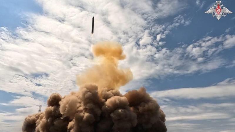 Путин: Россия продолжит развивать свои стратегические ядерные силы