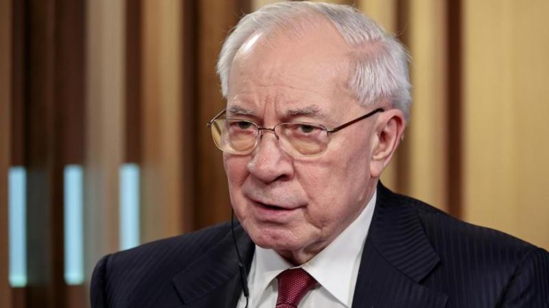 Азаров сообщил о 2,4 млн прямых потерь армии Украины