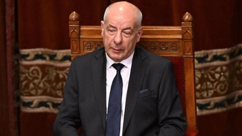 Парламент Венгрии принял поправку к конституции об отстранении президента республики