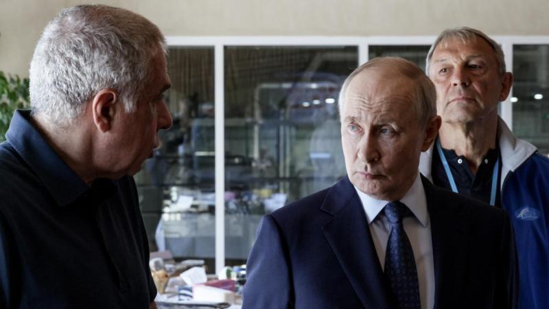 Путин впервые лично посетил Курильские острова