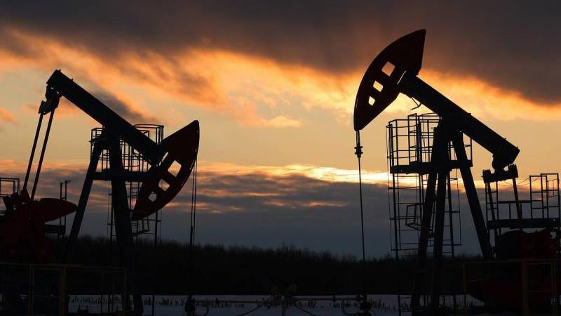 Цена нефти Brent впервые с 27 октября превысила $66 за баррель