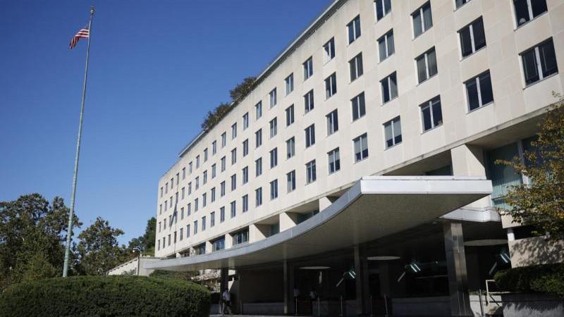 Fox: США приостановят выдачу виз гражданам РФ