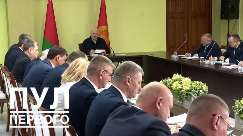 Лукашенко заявил о необходимости мобилизоваться, чтобы пережить сложные времена