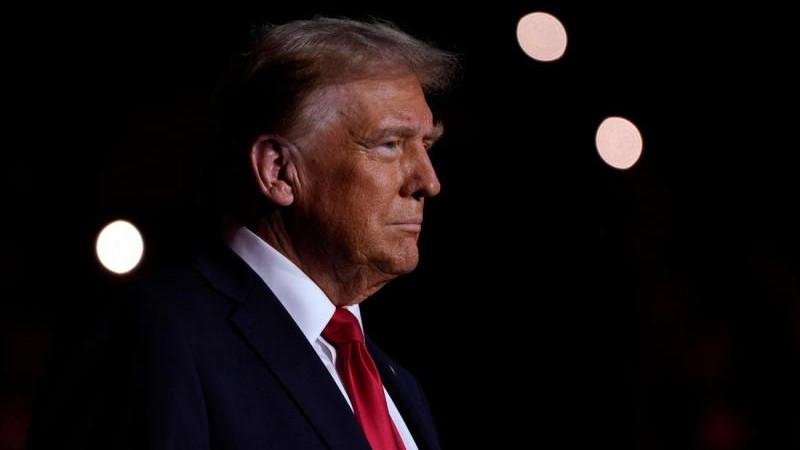 Трамп: никто не должен взимать плату за проход через Ормузский пролив