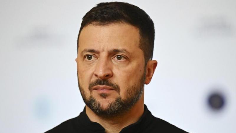 Politico: Зеленский не может найти нового посла Украины в США