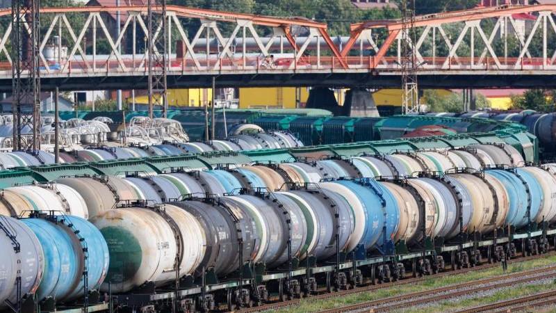 Нефтяники наращивают поставки топлива в наиболее уязвимые регионы