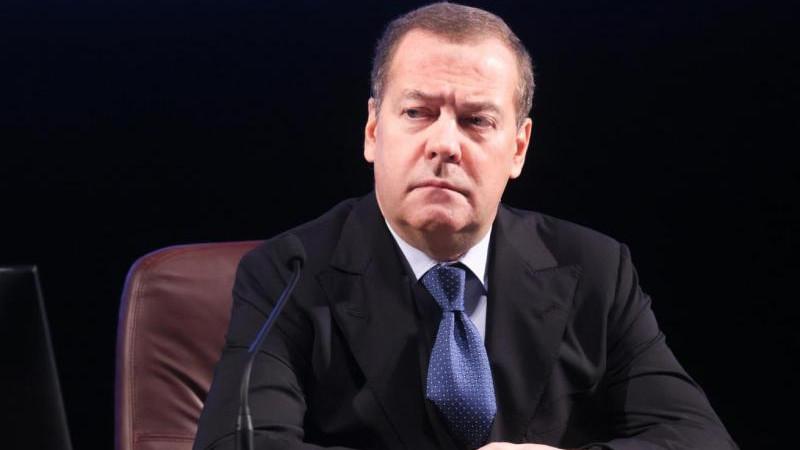 Лавров направил Медведеву поздравление с днем рождения