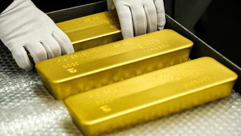 Цена золота впервые с 5 мая опустилась ниже $4 600