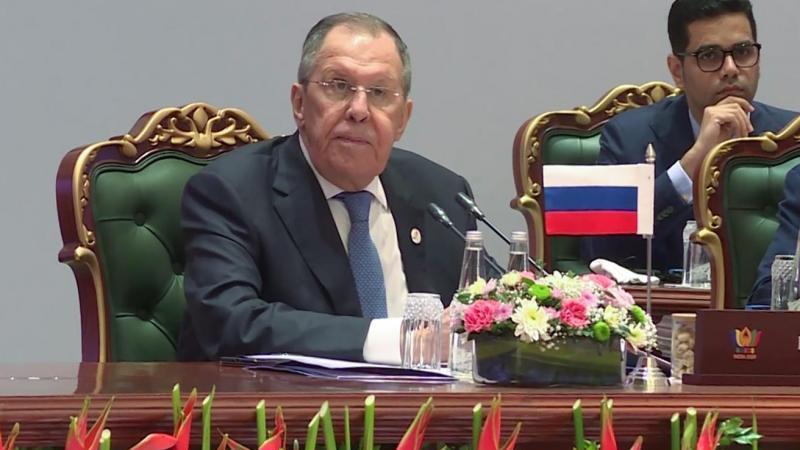 Лавров: Россия не играет в "треугольники" в связях с КНР и США