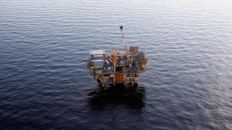 Стоимость нефти Brent опустилась ниже $83