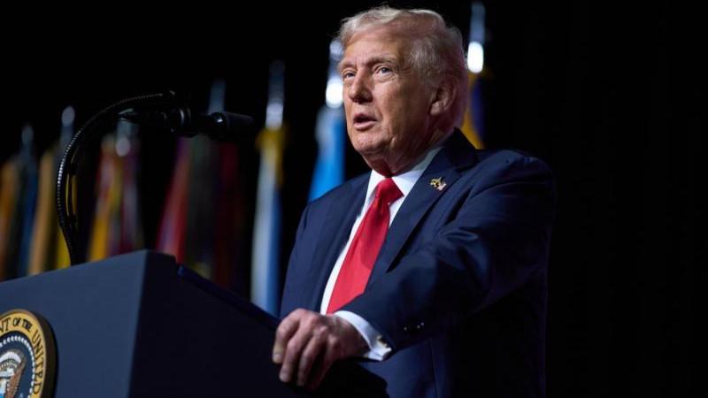 Макрон нацелен на "уважительный, но жесткий" диалог с Трампом на саммите G7