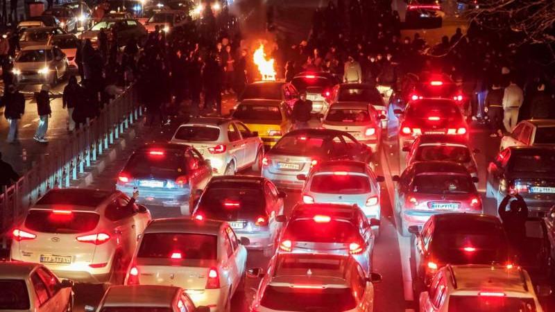 Пезешкиан рассказал Путину о причастности США и Израиля к протестам в Иране