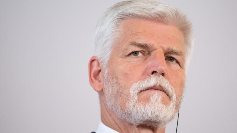 Президент Чехии считает, что Украина должна пойти на "болезненные уступки"