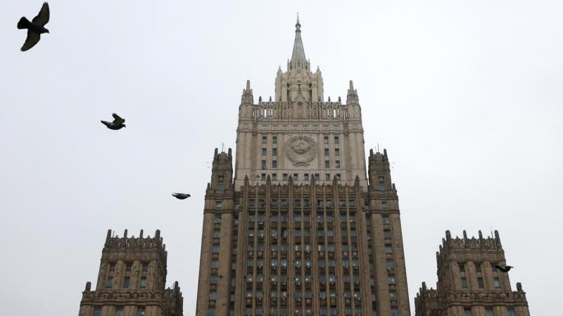 Россия в ответ на санкции запретит въезд для 103 граждан Канады