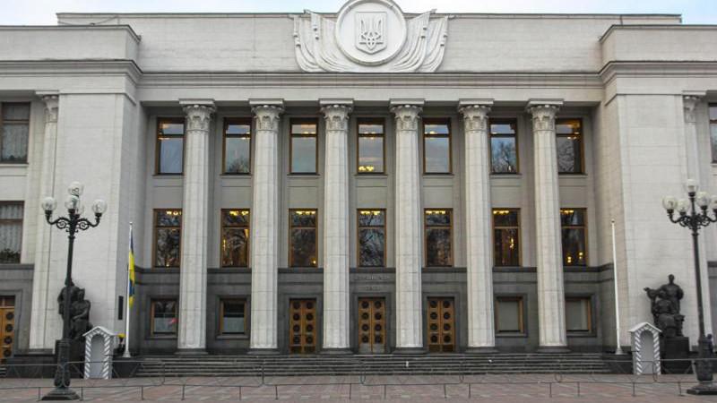 Верховная рада утвердила назначение 16 министров нового правительства