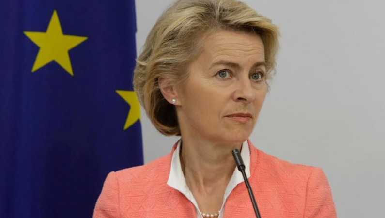 Фон дер Ляйен пообещала Зеленскому не отменять ни одной санкции против России