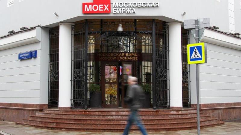 Рынок акций РФ растет на открытии основной сессии
