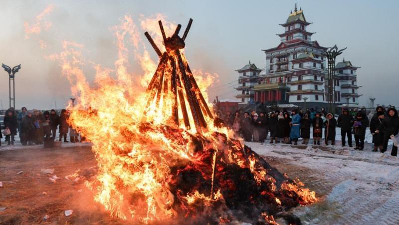 Российские буддисты встречают Год красной огненной лошади